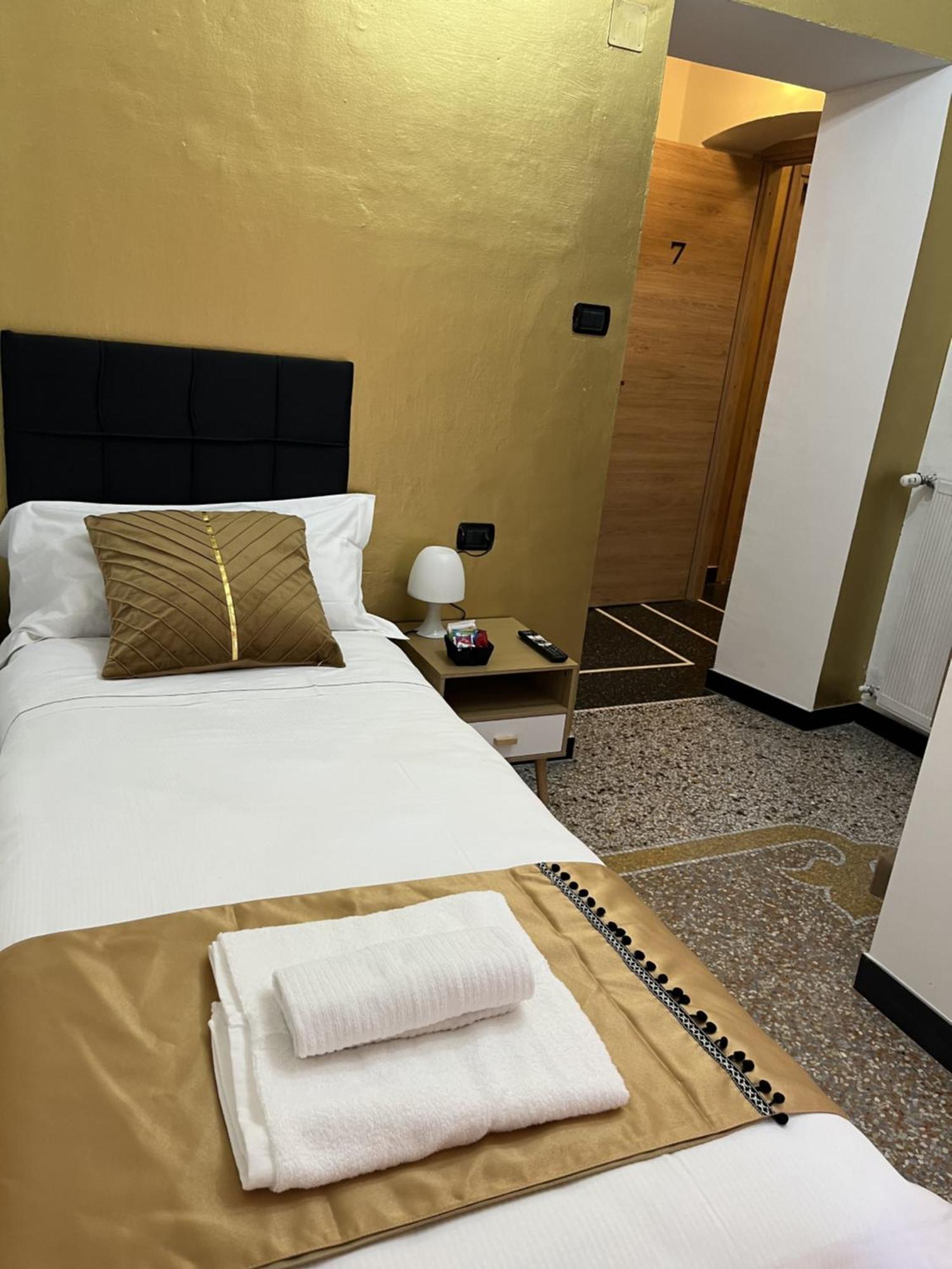 Genova Gold Rooms Exterior photo