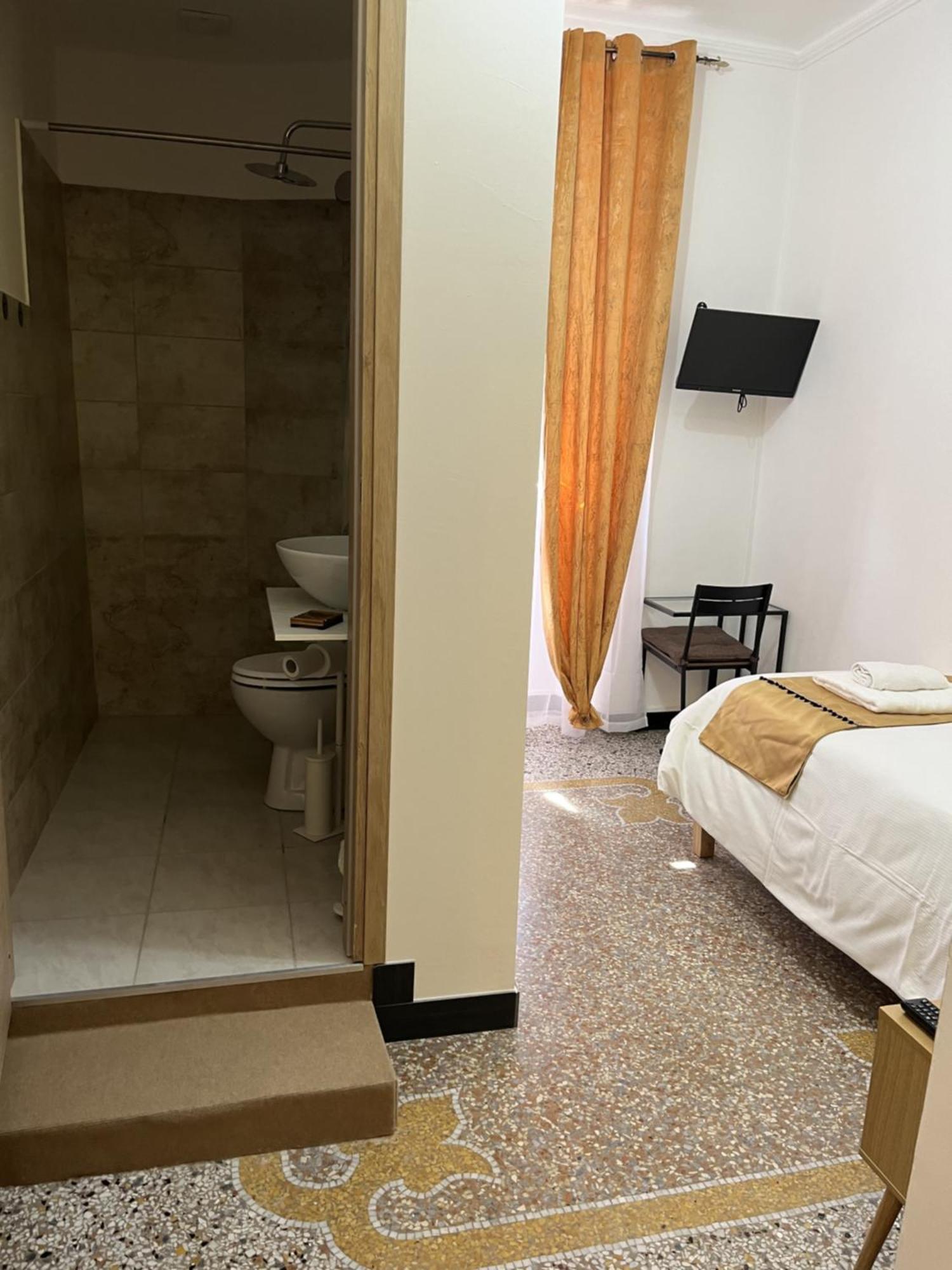 Genova Gold Rooms Room photo
